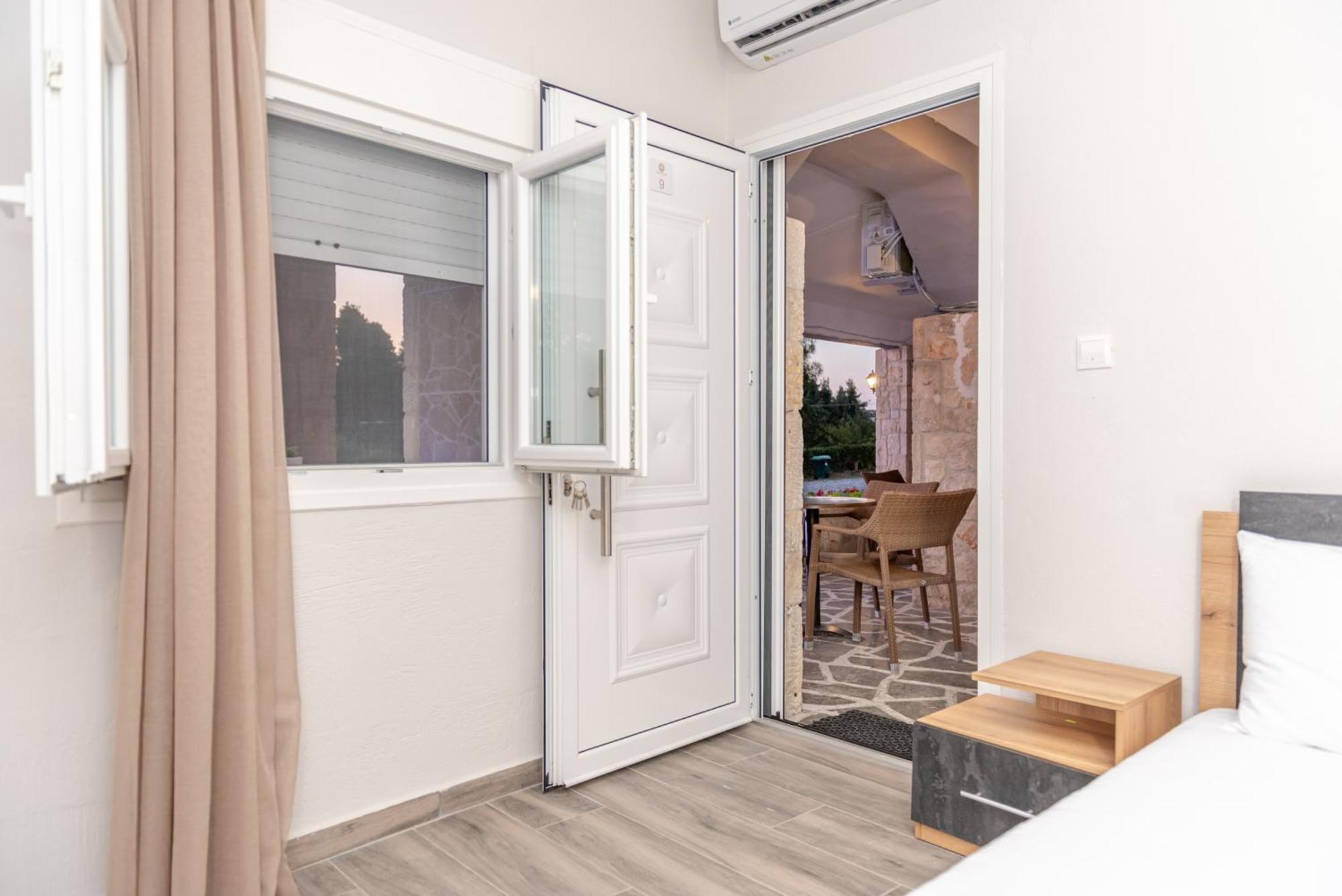 Medusa Rooms Kallithea  Buitenkant foto