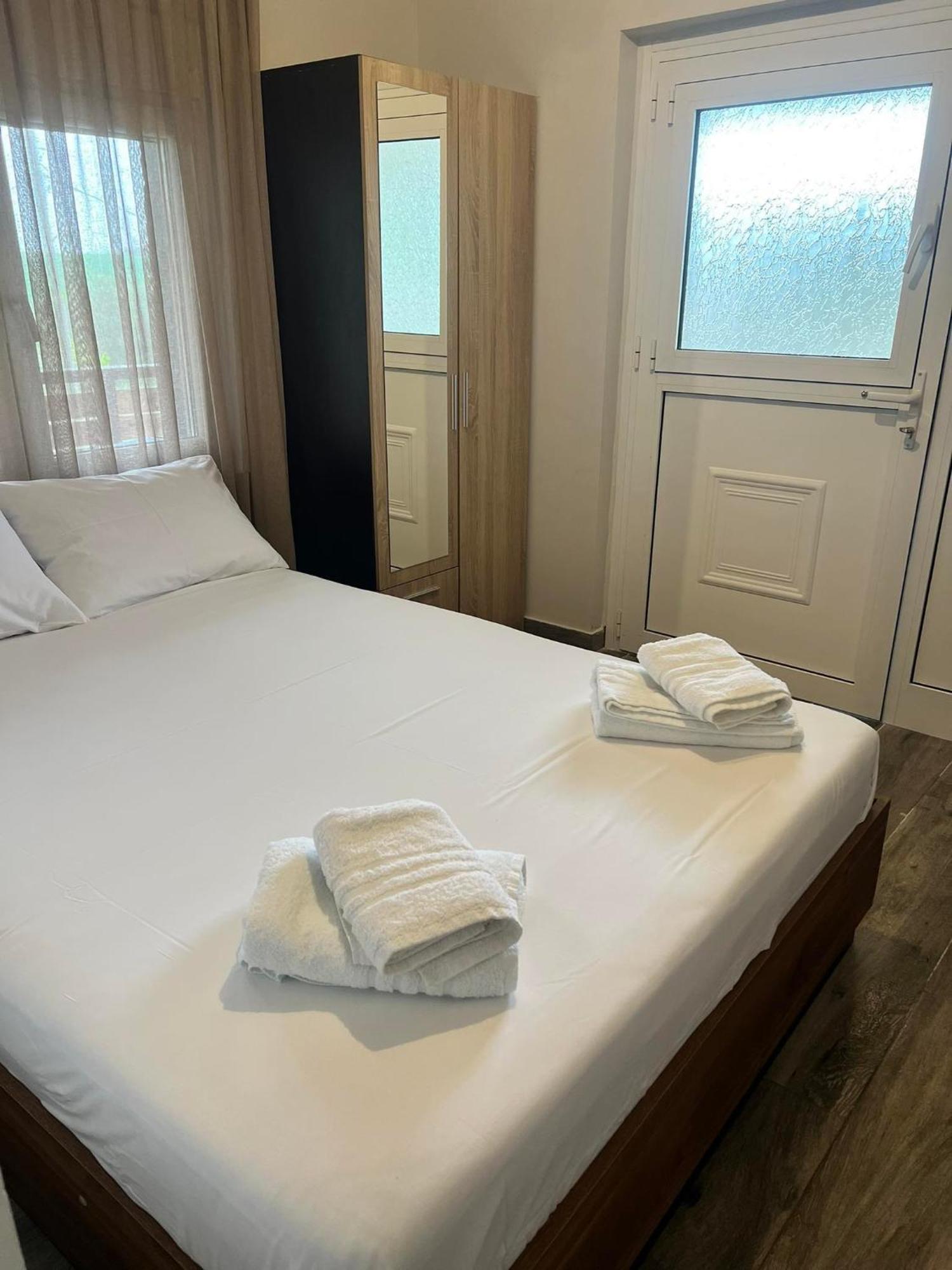 Medusa Rooms Kallithea  Buitenkant foto